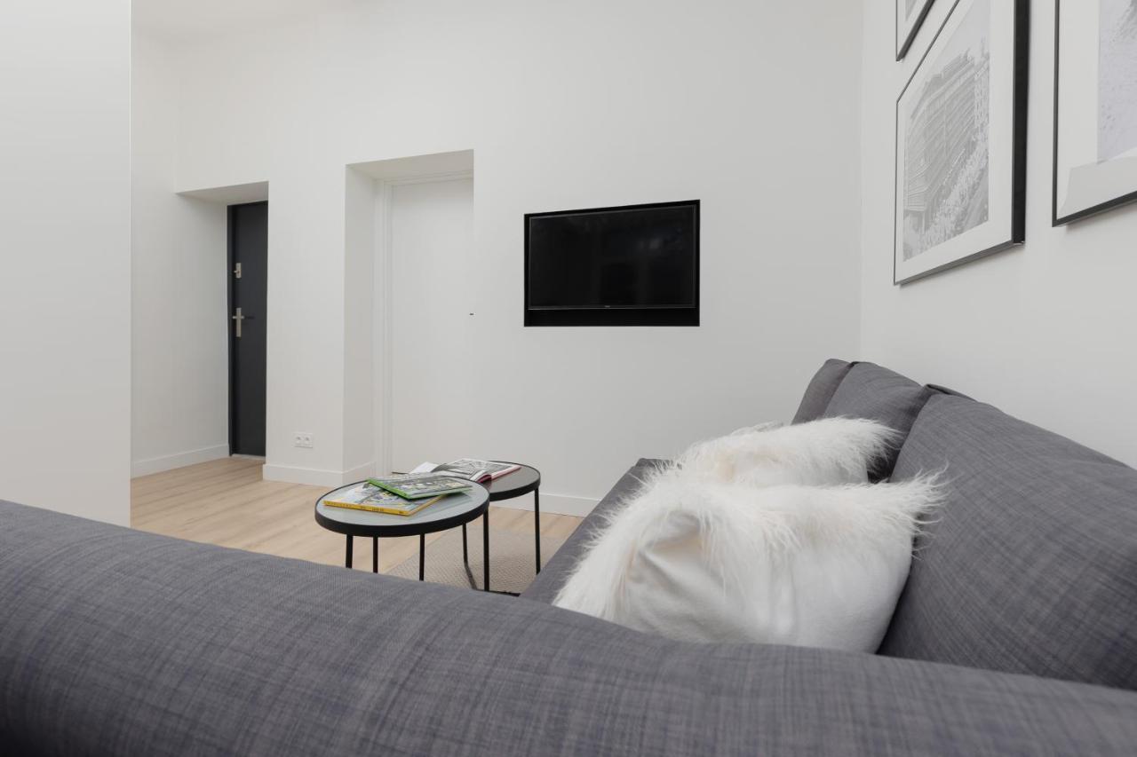 Spacious With Panoramic View Of By Renters Apartment Warschau